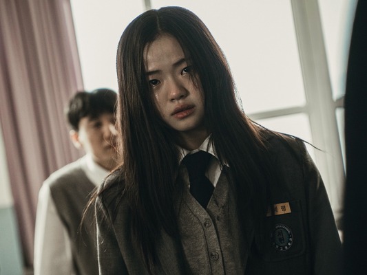 世界が騒然の学園ホラー『キリゴ』ヘリョン役キム・シアに熱視線