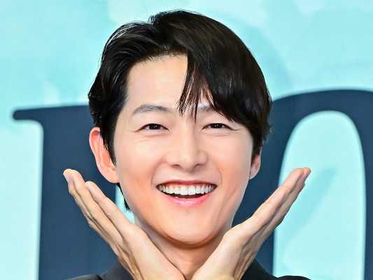ソン・ジュンギが作品に大きな影響を与えた⁉『KPOPガールズ! デーモン・ハンターズ』監督が作品誕生の舞台裏を初公開