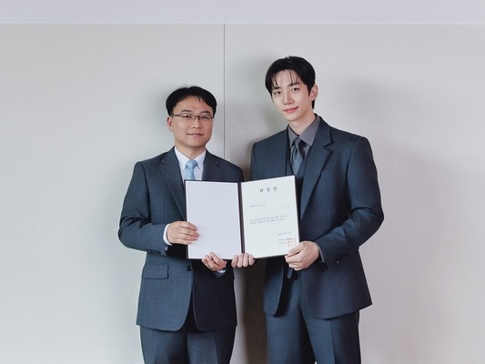 2PMジュノが新羅免税店の新しい顔に！世界的な韓国コンテンツ人気で海外客の取り込み狙う