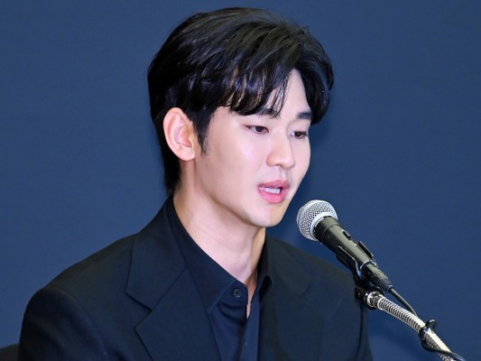 キム・スヒョン、騒動から一年以上が経過。ふたたび“俳優”としての人生に戻ることができるのか…