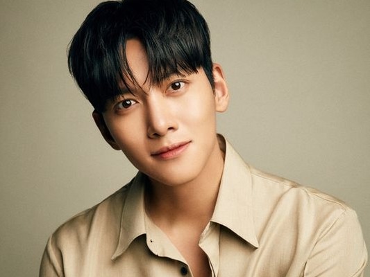チ・チャンウクが「Asia Artist Awards 2026」のMCに抜擢！授賞式のMCを務めるのは“デビュー以来初”！