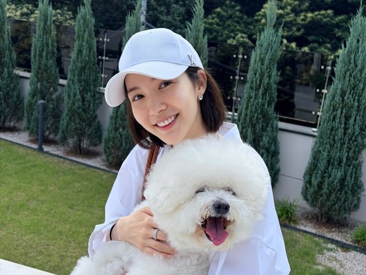 女優パク・ミニョン、オフの日は愛犬とデート！穏やかな日常に“ほっこり”【PHOTO】