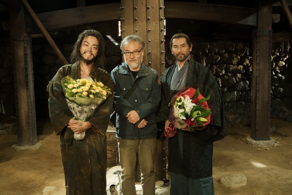 『黒牢城』(C)米澤穂信/KADOKAWA　(C)2026映画「黒牢城」製作委員会