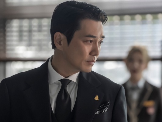 “初の悪役” チュ・サンウクの冷酷な狂気に戦慄…大ヒット中『エージェント・キム』で魅せた新境地！