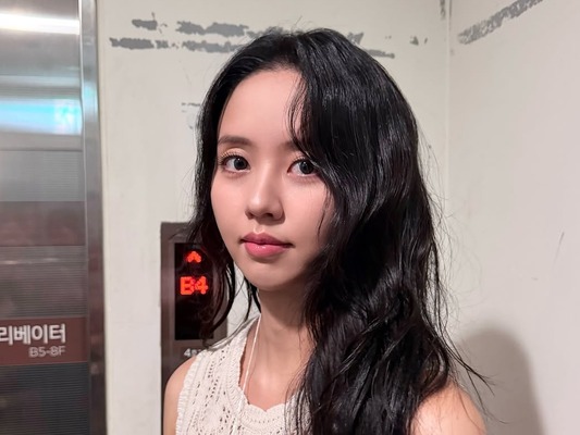 子役出身女優キム・ソヒョン、初の単独ファンミ成功裏に終了！サプライズ登場のパク・ボゴム＆イ・サンイにも感謝【PHOTO】