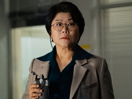 『パラサイト』女優イ・ジョンウンが抜け目のない策士に変身！“手術室の狂犬”キム・ジウォンを翻弄する