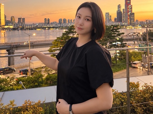 電撃結婚から10カ月、『悪女／AKUJO』女優キム・オクビンがママに！“午年ベビー”誕生に祝福の嵐！