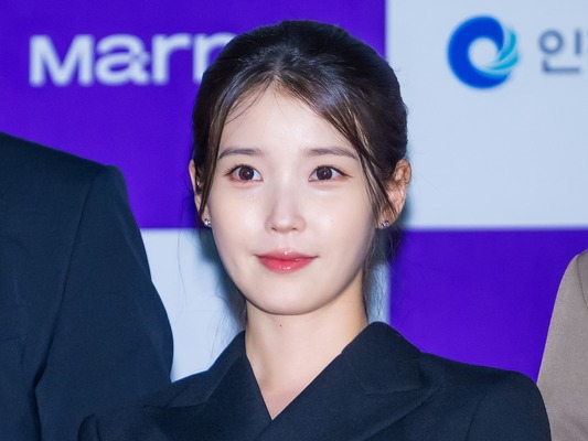 IU、中国での目撃談をめぐり“悪質コメント”の的に…根拠なき疑惑に眉をひそめる声殺到