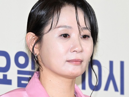 『愛の不時着』出演女優キム・ソニョンの父親が死去。深い悲しみの中、哀悼の声が相次ぐ…