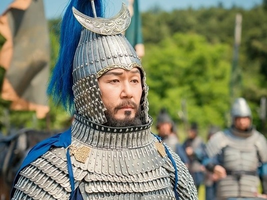 新羅最強の名将キム・ユシンが降臨!? 新大河ドラマ『文武』主演パク・ソンウンの圧倒的カリスマに制作陣も大絶賛