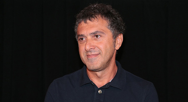 レハ・エルデム監督