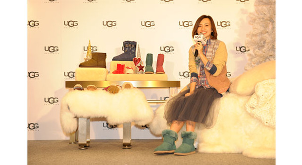 シープスキンブーツUGGのクリスマスアンバサダーとしてPRイベントに登場した優木まおみ