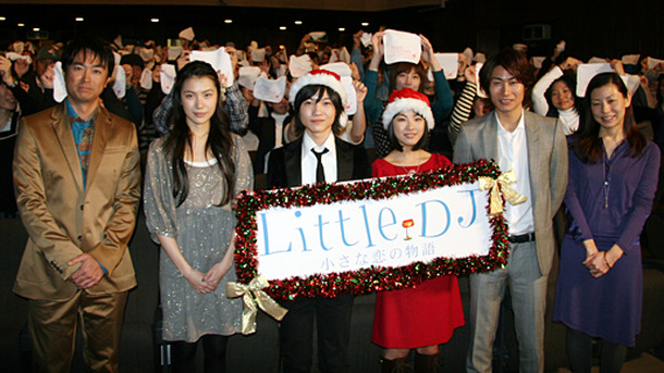 『Little DJ 〜小さな恋の物語〜』初日舞台挨拶にて（左から）石黒賢、村川絵梨、神木隆之介、福田麻由子、佐藤重幸、永田琴監督