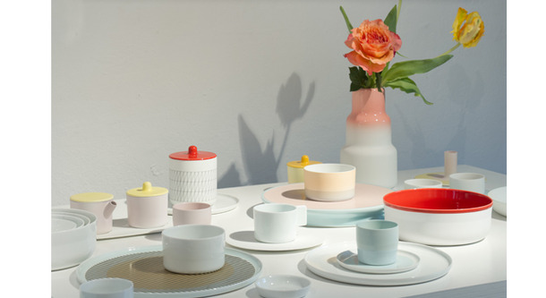 有田焼の伝統を踏襲しながらもこれまでの有田焼とは異なるデザインアプローチを試みています。これからの未来に寄り添う、新しい器のシリーズ「1616 / Arita Japan」。