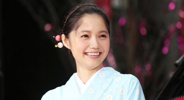 神様のカルテ2 櫻井翔 宮崎あおい 和装で日本橋に ファン1000人が大歓声 Cinemacafe Net