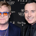 エルトン・ジョン、長年連れ添ったパートナーと同性婚へ・画像