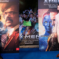 ヒュー・ジャックマン＆ピーター・ディンクレイジ／『X-MEN：フューチャー＆パスト』 -(C)2014 Twentieth Century Fox.