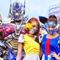 『トランスフォーマー』ものまねメイクを披露した、ざわちん＆南明奈／映画『トランスフォーマー／ロストエイジ』