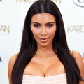 キム・カーダシアン、法的に苗字を“ウェスト”に変更・画像