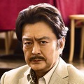 大和田伸也（謎の髭の紳士）／『エイプリルフールズ』-(C) フジテレビジョン