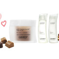 コスメキッチン限定ボディケアキット「ジョヴァンニ スウィートチョコレートキット」には、チョコの香りの「シュガー ボディスクラブ」、ラズベリーの香りの「モイスチャライジング ボディウォッシュ RW」と「ボディミルクローション RW」の三つのアイテムがセット