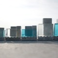 水をコンセプトにハンドメイドで製作されているペンスタンド「Pool」。
