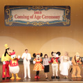 新成人たちをお祝いするミッキー・マウスたち／平成26年度浦安市成人式 in 東京ディズニーランド