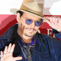 “会見ドタキャン”を謝罪したジョニー・デップ／『チャーリー・モルデカイ 華麗なる名画の秘密』やり直し会見