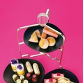 「シャングリ・ラ ホテル 東京」で6月1日（月）～30日（火）までの期間、提供される「FAUCHON アフタヌーンティー」。塩味のエクレアが初登場。