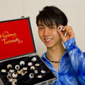 羽生選手等身大フィギュア - (C) The images shown depict wax figures created and owned by Madame Tussauds.