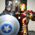 シネマカフェ編集部に訪問したアイアンマン＆キャプテンアメリカ