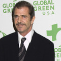 昨年末、N.Y.で開催された「Global Green Sustainable Design Awards」に出席した際のメル・ギブソン　-(C) Splash/AFLO