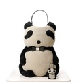「ANTEPRIMA（アンテプリマ）」から、ジャイアント・パンダのフォルムがかわいいGIANT PANDA WIREBAG「ジャイアント・パンダ・ワイヤーバッグ」を9月12日（土）から期間限定でアンテプリマ表参道ヒルズ店に登場。
