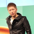 イベントに登場した、GACKT
