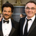 本年度アカデミー賞授賞式にて　アニル・カプール＆ダニー・ボイル監督（右）　Jon Didier / -(C) A.M.P.A.S.