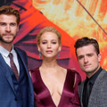 リアム・ヘムズワース＆ジェニファー・ローレンス＆ジョシュ・ハッチャーソン／『ハンガー・ゲーム FINAL： レボリューション』ワールドプレミアTM&(C)2015 LIONS GATE FILMS INC.ALL RIGHTS RESERVED.