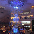 阪急うめだ本店でクリスマスイベントとして全長8mの「ミラーボールヒンメリ」が展示
