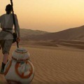 レイ＆BB-8／『スター・ウォーズ／フォースの覚醒』- (C) 2015Lucasfilm-Ltd.-&-TM