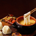 「シェフ特製　究極の稲庭フレンチカレーうどん」／東京ミッドタウン「GRILL&WINE GENIE’S TOKYO」