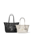 （左）Snoopy Coach Taxi Tote 28 6万8,000円（右）Snoopy Coach Taxi Tote 24 6万円