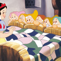 『白雪姫』 -(C) Disney.