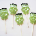 「Frankenstein shaped lollipops」490円+税