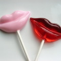 「Lip Service Lip shaped lollipops」490円+税