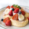 「奇跡のパンケーキ -季節のフレッシュフルーツ」