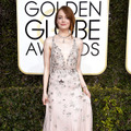エマ・ストーン／第74回ゴールデン・グローブ賞授賞式のレッドカーペット-(C)Getty Images