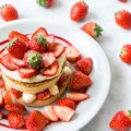 「j.s. pancake cafe」いちごづくしの春のフェアをスタート