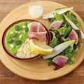 「グリーン＆フレッシュ プロシュートのチーズリゾット」（1,490 円、提供期間：3月30日（木）～4月26日（水））