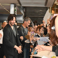キアヌ・リーブス、約2年ぶりに来日！全力ファンサで「とても幸せだよ！」・画像