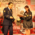 「踊るDVD店頭強化命令書授与式」