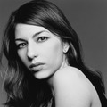 ソフィア・コッポラ／1971年5月14日、NY生まれ。父親は映画監督のフランシス・フォード・コッポラ。1998年に映画監督デビュー。2003年公開の『ロスト・イン・トランスレーション』でアカデミー賞最優秀脚本賞のほか、数々の賞を受賞。最新作は『The Beguiled（原題）』（今冬日本公開予定）。